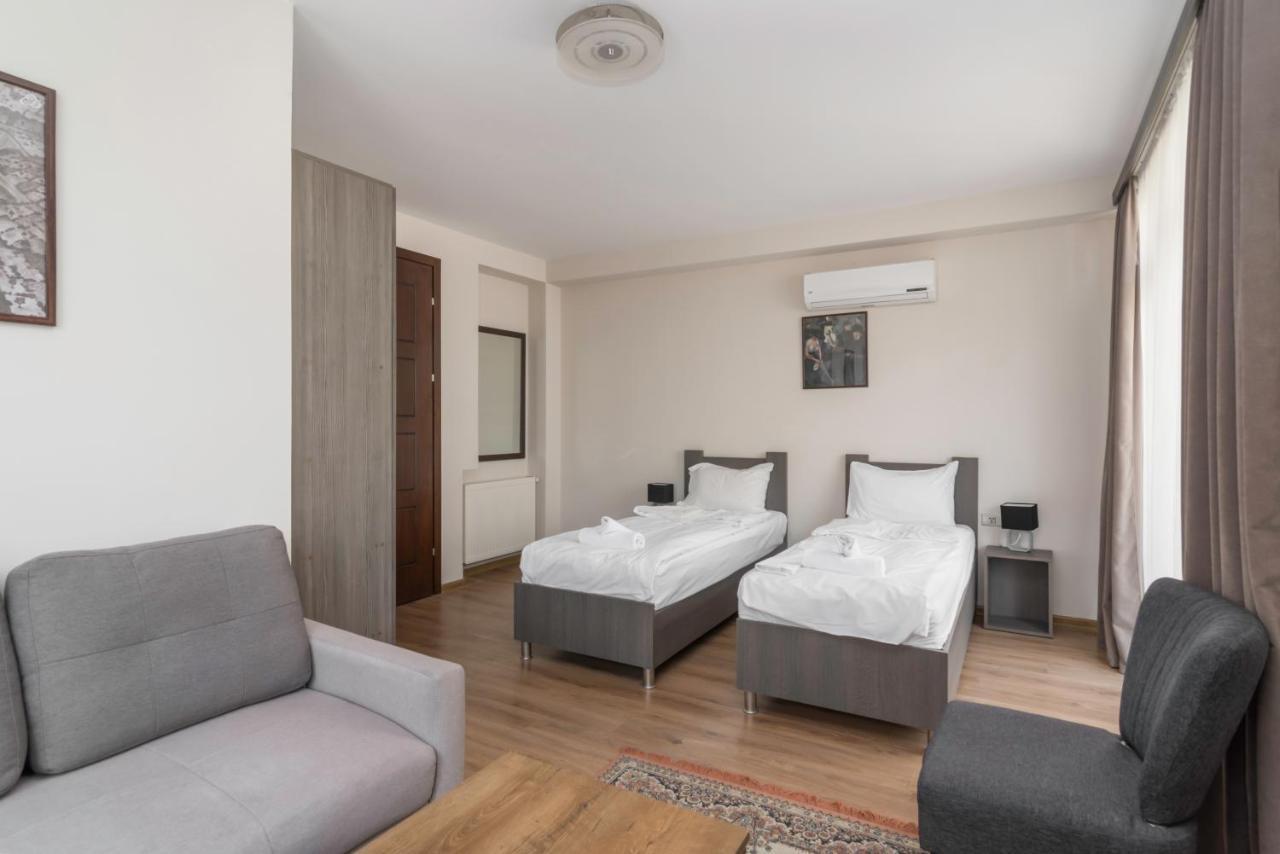 Hotel "Elesa Wera" Tbilisi Buitenkant foto